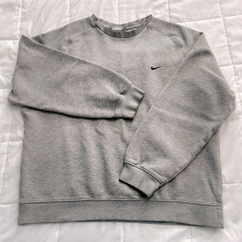 VINTAGE NIKE SWEATSHIRT